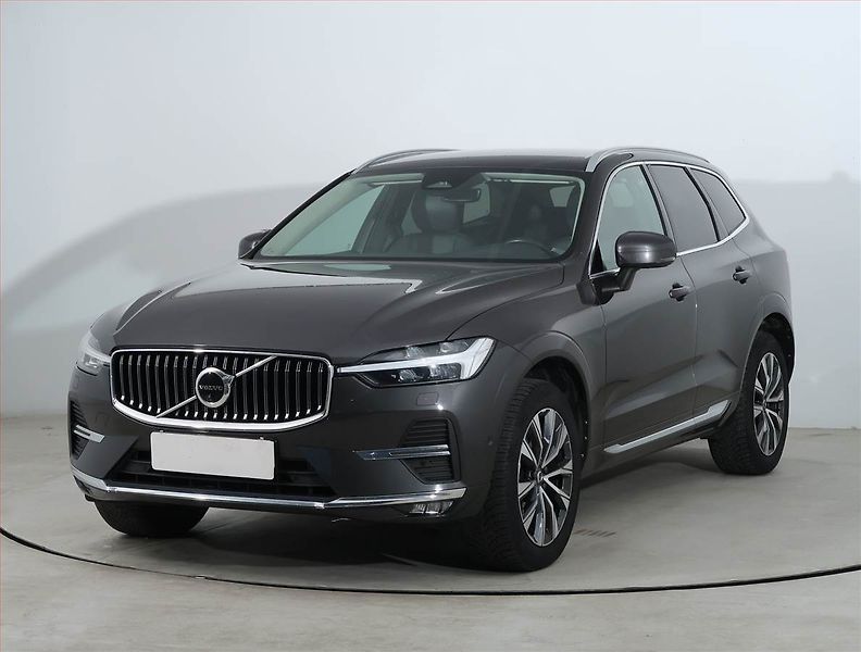 Volvo XC60 (2022) Inscription B5 AWD - fotka 2 z 24