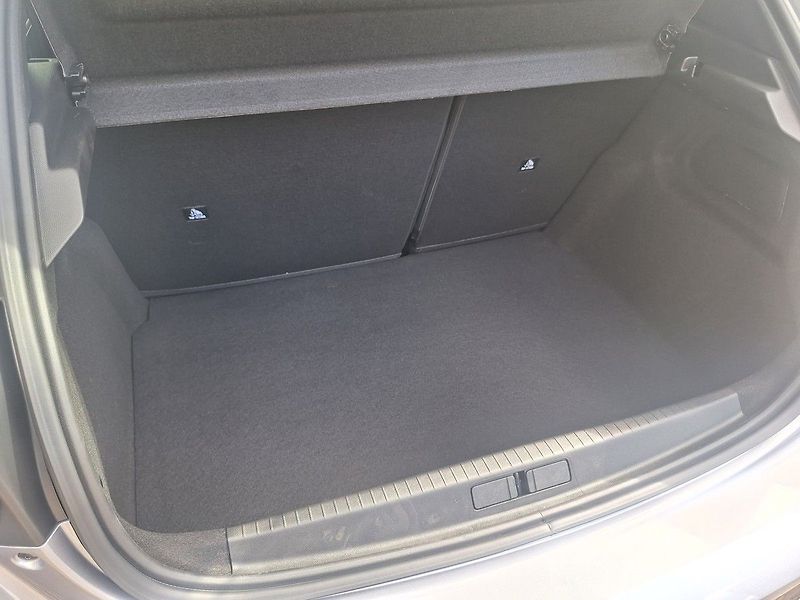 Peugeot 208 (2026) BUSINESS 1.2 TURBO 100k MAN6 - fotka 6 z 19