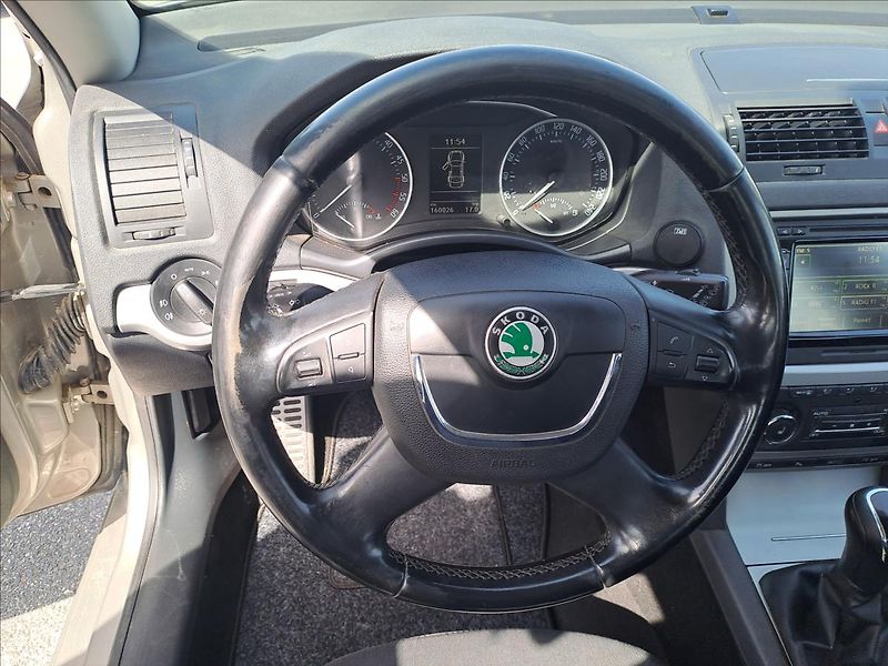Škoda Octavia 1,6 TDI - fotka 11 z 15