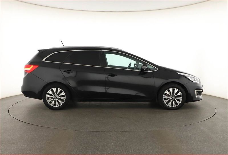 Kia Ceed (2016) 1.6 CRDi, Automat, Serv.kniha - fotka 6 z 20