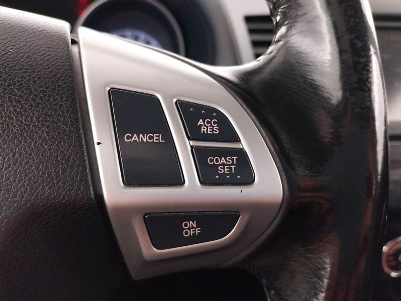Mitsubishi Outlander (2011) 2.2 DI-D, 4X4, 7 míst - fotka 16 z 21