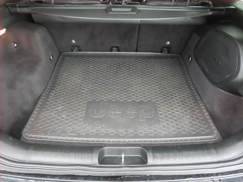 Jeep Cherokee (2019) 2.2 MultiJet, Overland - fotka 14 z 22