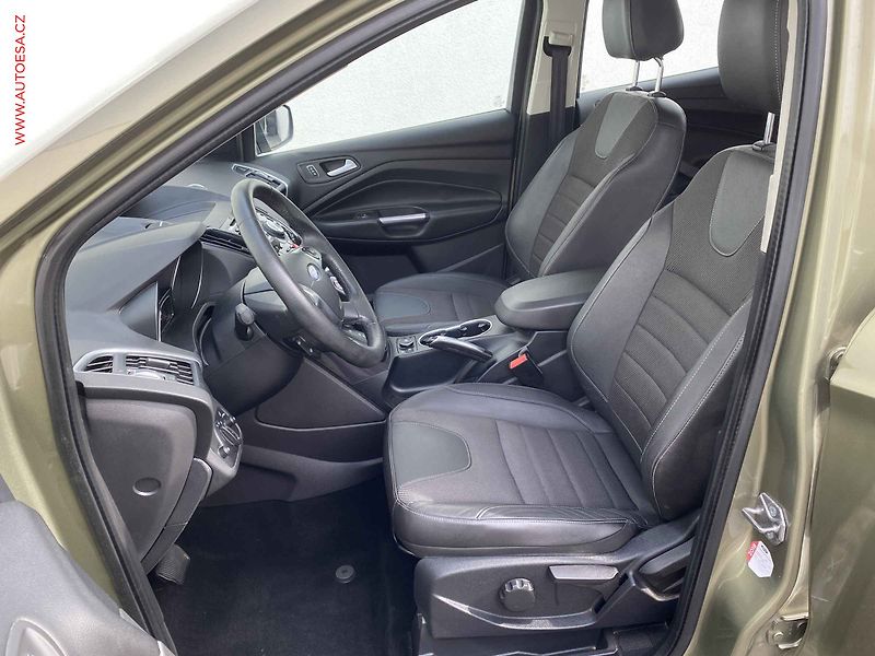 Ford Kuga (2013) 2.0 TDCi 4x4, Titanium, AT - fotka 9 z 19