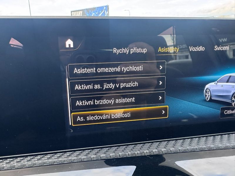 Mercedes-Benz Třídy A (2019) 180D 1,5 85 KW AUTOMAT SPORTB. - fotka 44 z 50