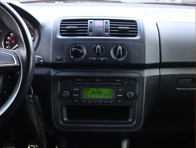 Škoda Fabia (2010) 1.2 TSI, Serv.kniha, Tempomat - fotka 7 z 13