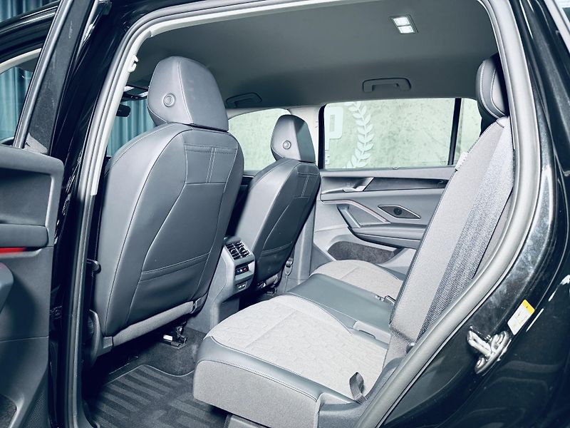 Volkswagen Tayron (2025) 2.0*TDi*4M*ZÁRUKA*¨7M*IQ-Light - fotka 34 z 41