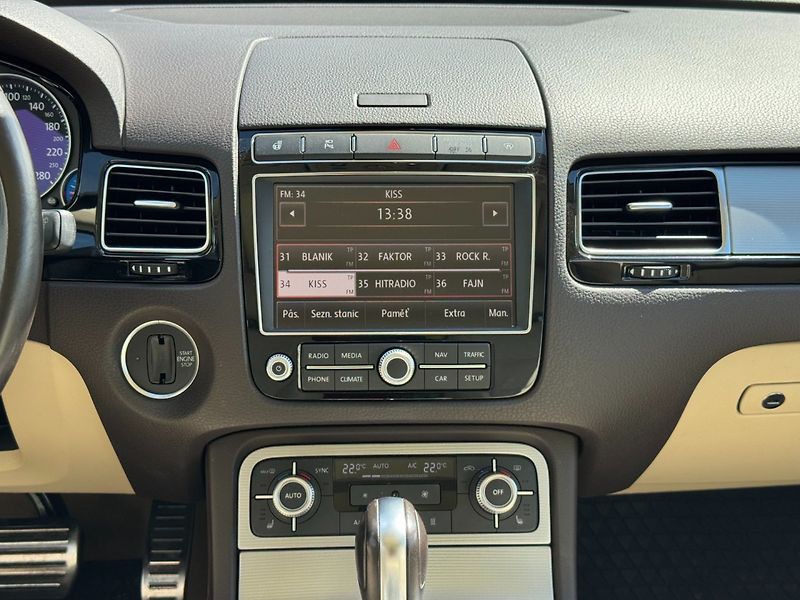 Volkswagen Touareg (2015) 3,0 TDI  193 KW Rline - fotka 20 z 35