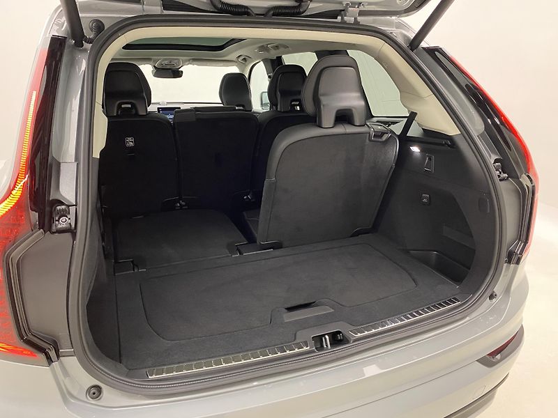 Volvo XC90 (2026) T8 AWD Plug-in DARK PLUS 7m - fotka 24 z 75