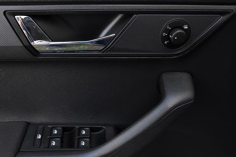 Škoda Fabia 1.0 TSi 6st 81 kW STYLE,DKLIMA - fotka 9 z 55