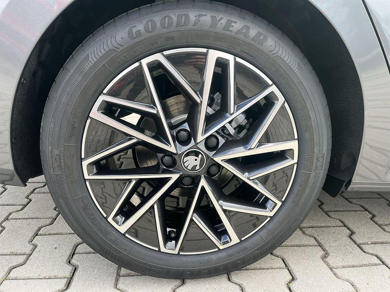 Škoda Octavia (2026) 1,5 TSI DSG Sportline - fotka 29 z 29