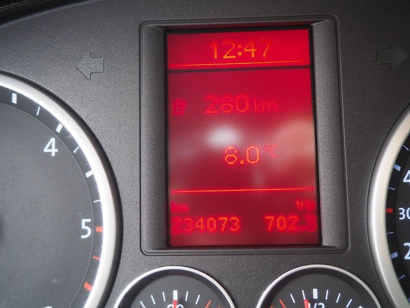 Volkswagen Tiguan (2008) 2.0 TDI, 125kW, 4Motion - fotka 23 z 31