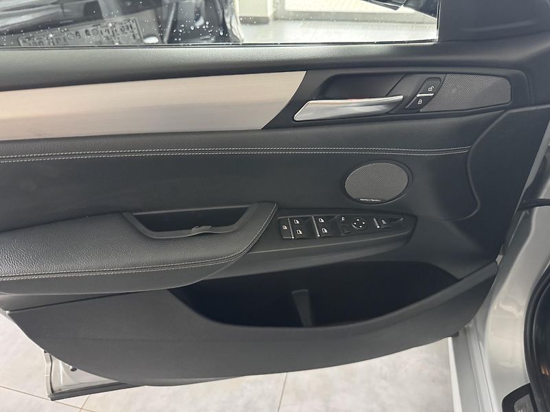 BMW X4 (2017) X4 M40i xDrive HARMAN KARDON - fotka 18 z 35