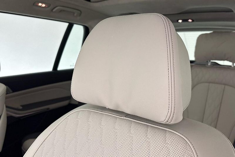 BMW X7 xDrive40d - fotka 8 z 27