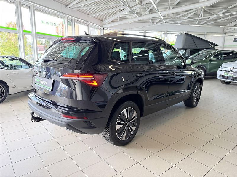 Škoda Karoq 1,0   Selection TOUR - fotka 6 z 19