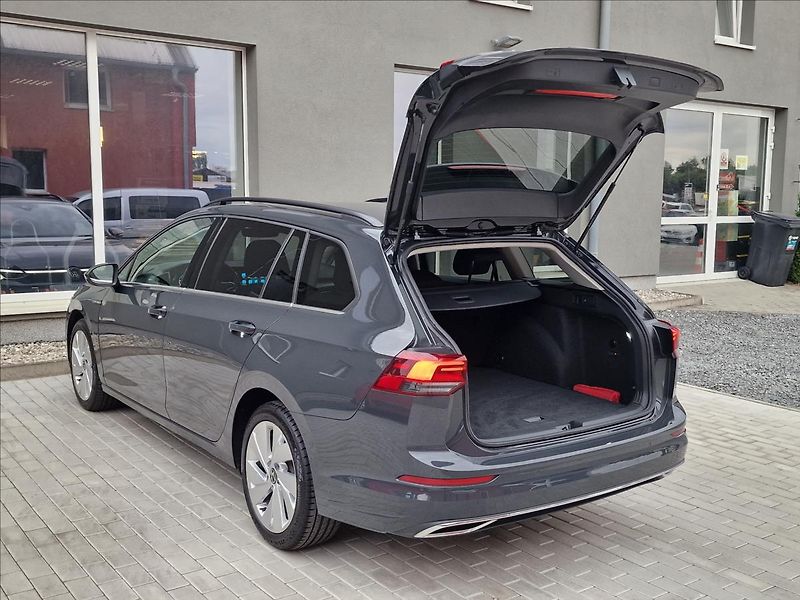 Volkswagen Golf 2.0TDI 110kW DSG Style, 1.Maj - fotka 41 z 50