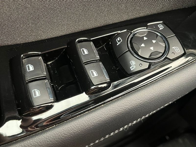 Ford S-MAX 2.5 Duratec FHEV TITANIUM - fotka 20 z 60