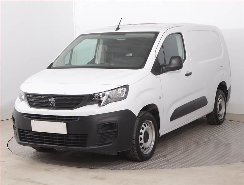 Peugeot Partner (2023) Maxi 1.5 BlueHDi, 3Místa, ČR - fotka 2 z 16