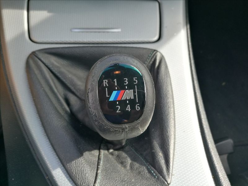 BMW Řada 3 2,0 d 320d kombi - fotka 8 z 15