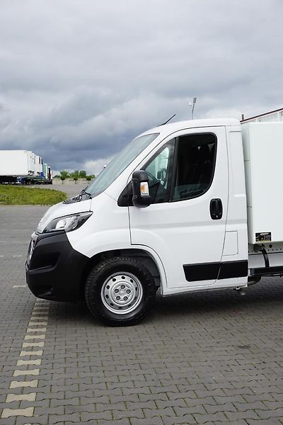 Peugeot Boxer (2023) 2,2 HDi / 140 KM / WYWROTKA /  - fotka 40 z 52