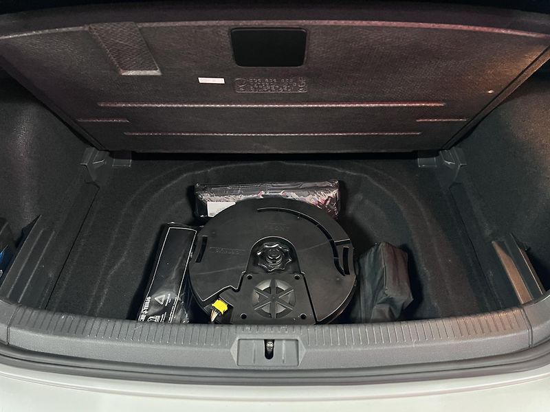 Volkswagen Golf GTI TCR, 2.0 TSI 213 kW - fotka 8 z 46