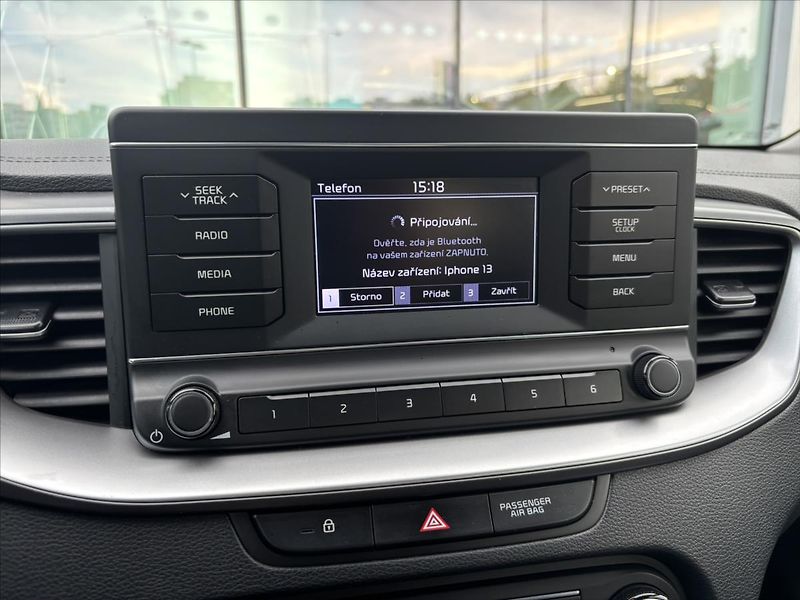 Kia Ceed 1,4 TGDi 103kW Fresh ZÁRUKA - fotka 19 z 33