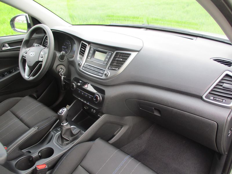 Hyundai Tucson 1.6 GDi 99kW*70tkm*KRÁSNÝ STAV - fotka 25 z 41