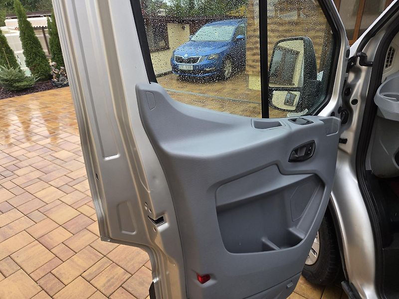 Ford Transit (2015) 2.2TDCI 114kW L2H3 - fotka 16 z 33