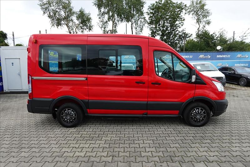 Ford Transit 2,2 TDCi  L2H2 9MÍST BUS KLIMA - fotka 9 z 38