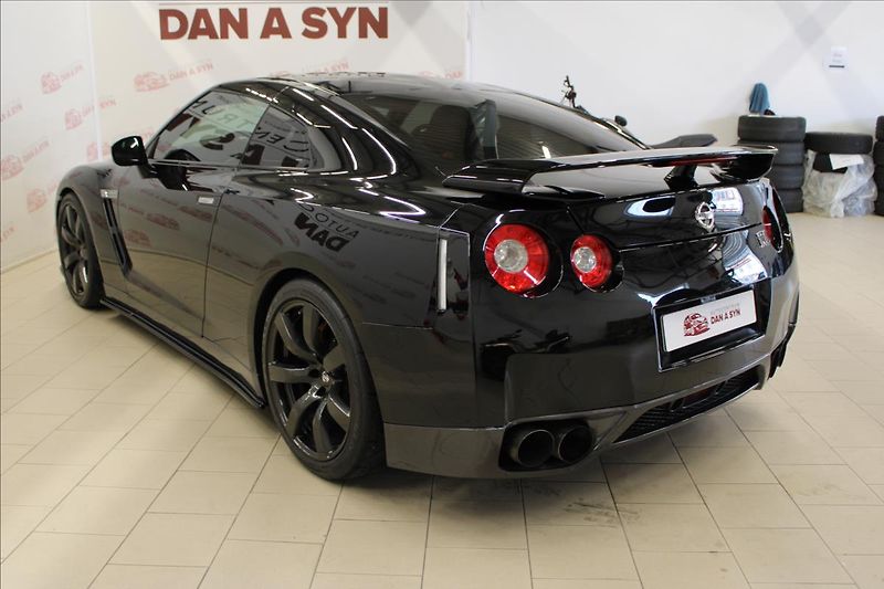Nissan GT-R 3,8 R35 - fotka 6 z 31