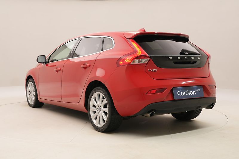 Volvo V40 D4 SUMMUM AUT CZ REZERVACE - fotka 10 z 45
