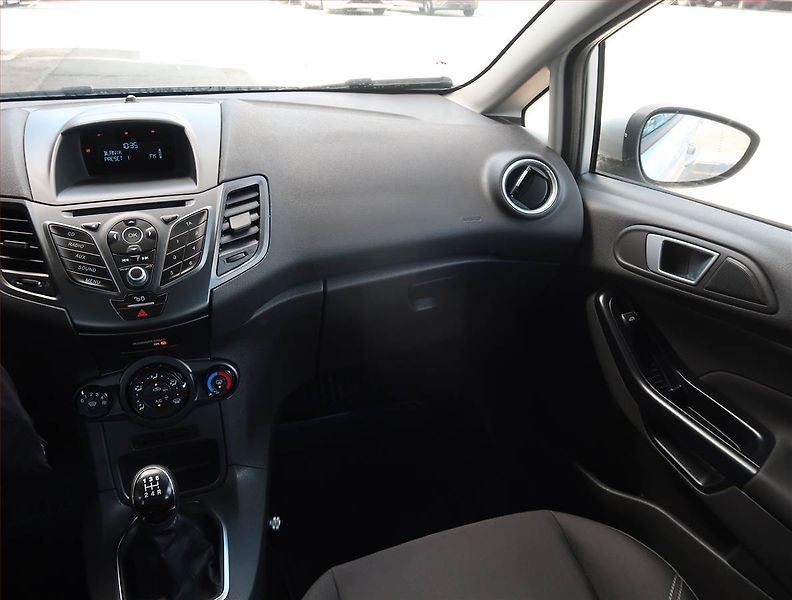 Ford Fiesta (2015) Comfort 1.25, Serv.kniha - fotka 8 z 18