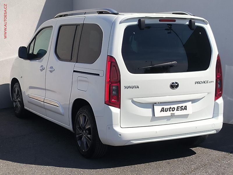 Toyota ProAce City Verso (2022) 1.5D-4D, 1.maj,ČR, Panor - fotka 6 z 27