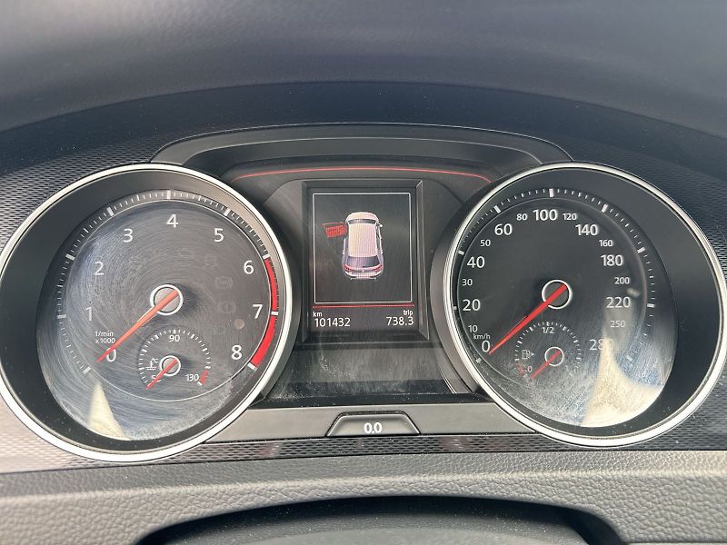 Volkswagen Golf (2016) 2.0 TSI GTI - fotka 6 z 28