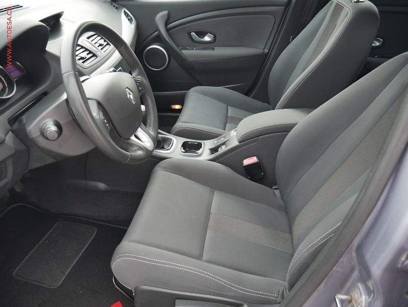 Renault Mégane (2009) 1.5 dCi, ČR, AC, tempo - fotka 9 z 21
