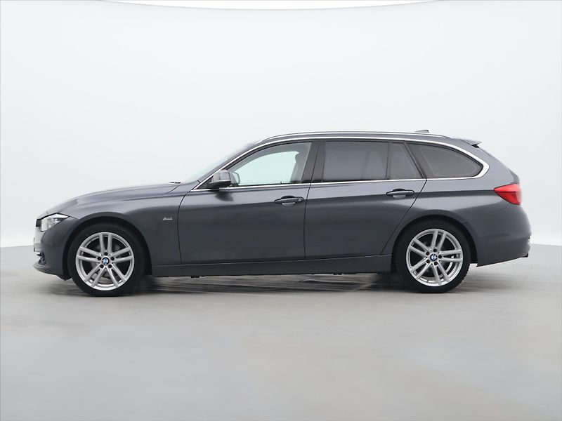 BMW Řada 3 2,0 320d xDrive 140kW Sport - fotka 4 z 29