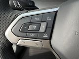 Volkswagen Golf (2026) R-Line People 7DSG mHEV 1,5eTS - náhled 17