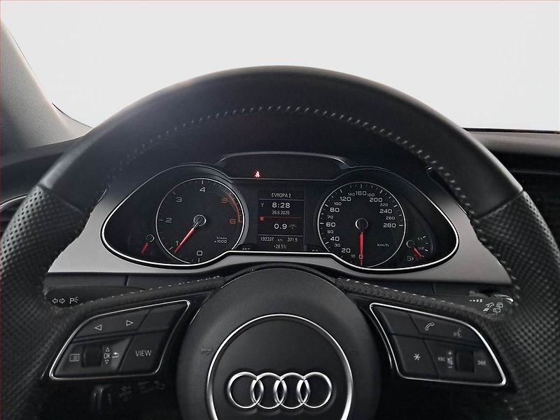 Audi A4 (2014) Attraction 2.0 TDI, Navi - fotka 17 z 18