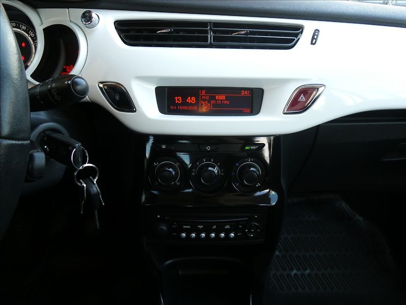 Citroën C3 1,2 i 60kW klima,závěs,2x kola - fotka 27 z 41