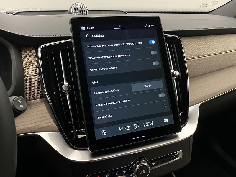 Volvo XC90 (2026) T8 AWD Plug-in DARK PLUS 7m - fotka 60 z 78