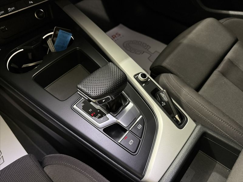 Audi A4 2,0   TDI QUATTRO MATRIX TZ - fotka 18 z 42