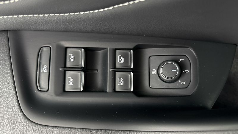 Volkswagen Passat 2.0 TDI DSG Elegance Variant - fotka 23 z 27