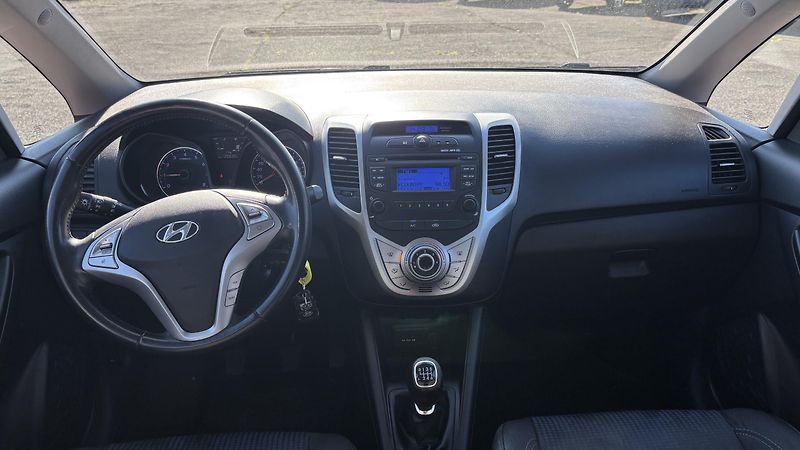 Hyundai ix20 (2015) 1.6I MT TRIKOLOR - fotka 17 z 18