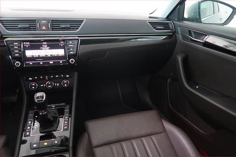 Škoda Superb (2015) Laurin&Klement 2.0 TDI - fotka 8 z 22