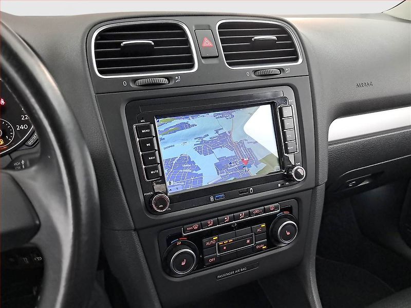 Volkswagen Golf (2010) 1.2 TSI, Navi, Tempomat - fotka 11 z 16