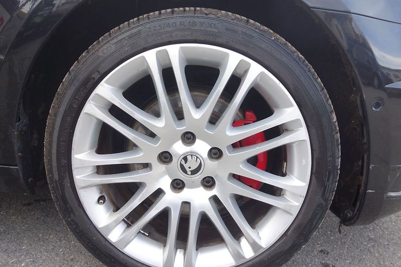 Škoda Octavia 2,0TDi 135kW RS DSG!! PANO!! - fotka 7 z 34