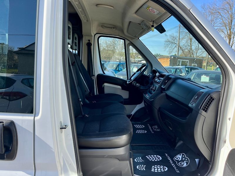 Peugeot Boxer (2015) 2.2d 96 kW 6 míst L3H2 - fotka 12 z 19