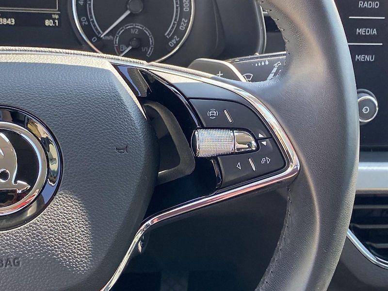 Škoda Kamiq (2022) 1.0 TSI DSG Ambition - fotka 16 z 31