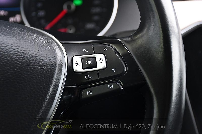 Volkswagen Passat 2,0TDi DSG NAVI 2xKOLA  - fotka 30 z 51