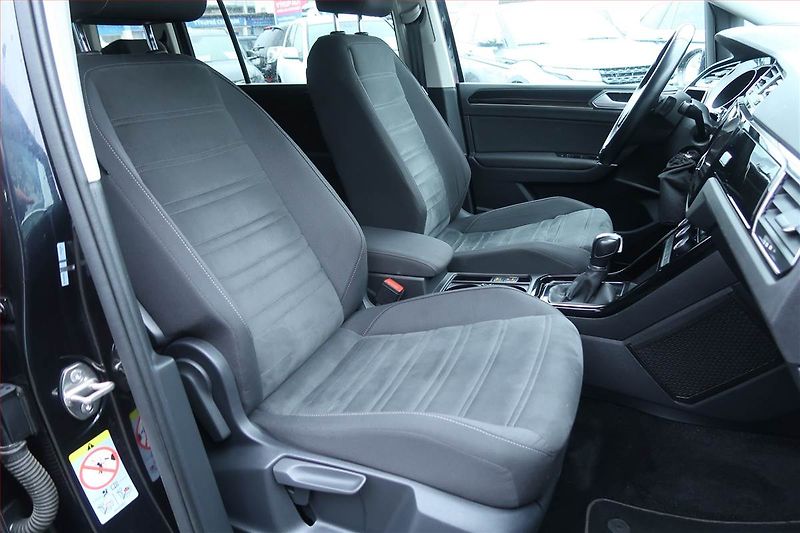Volkswagen Touran (2019) 2.0 TDI, Automat, Navi - fotka 9 z 22