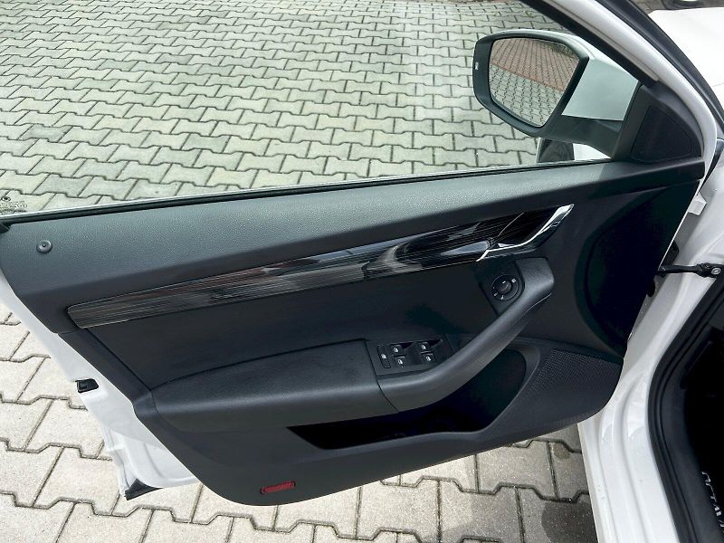 Škoda Octavia (2019) Combi 1.5 TSI 96kW Plyn (CNG) - fotka 21 z 30